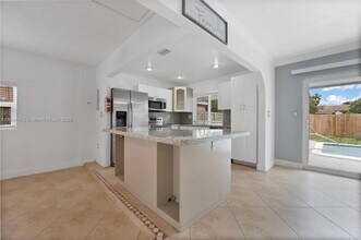 2441 Tarpon Dr in Miramar, FL - Building Photo - Building Photo