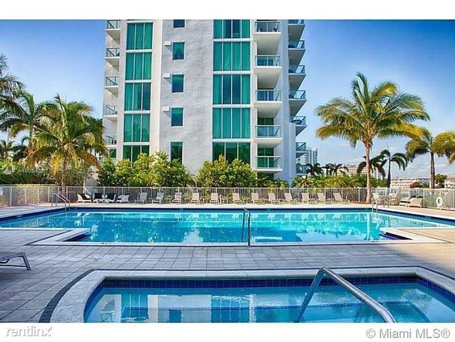3640 Yacht Club Dr-Unit -# 18077 in Aventura, FL - Building Photo - Building Photo