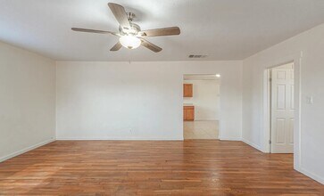 300 N Morrison Ave in Casa Grande, AZ - Building Photo - Building Photo