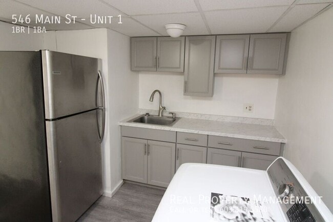 546 Main St in Farmington, NH - Building Photo - Building Photo