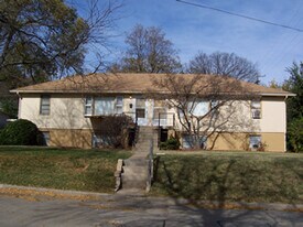 2110 Elm Ln in Manhattan, KS - Building Photo