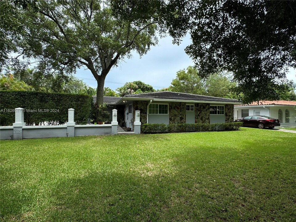 5909 Turin St in Coral Gables, FL - Building Photo