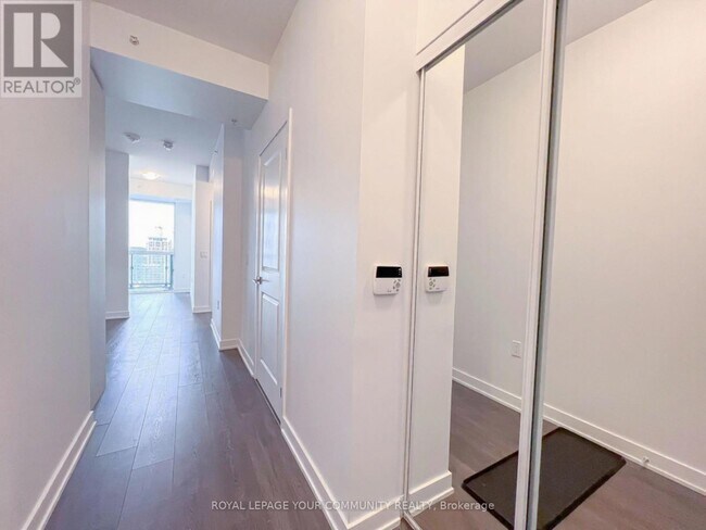 75 Oneida Crescent in Richmond Hill, ON - Building Photo - Building Photo