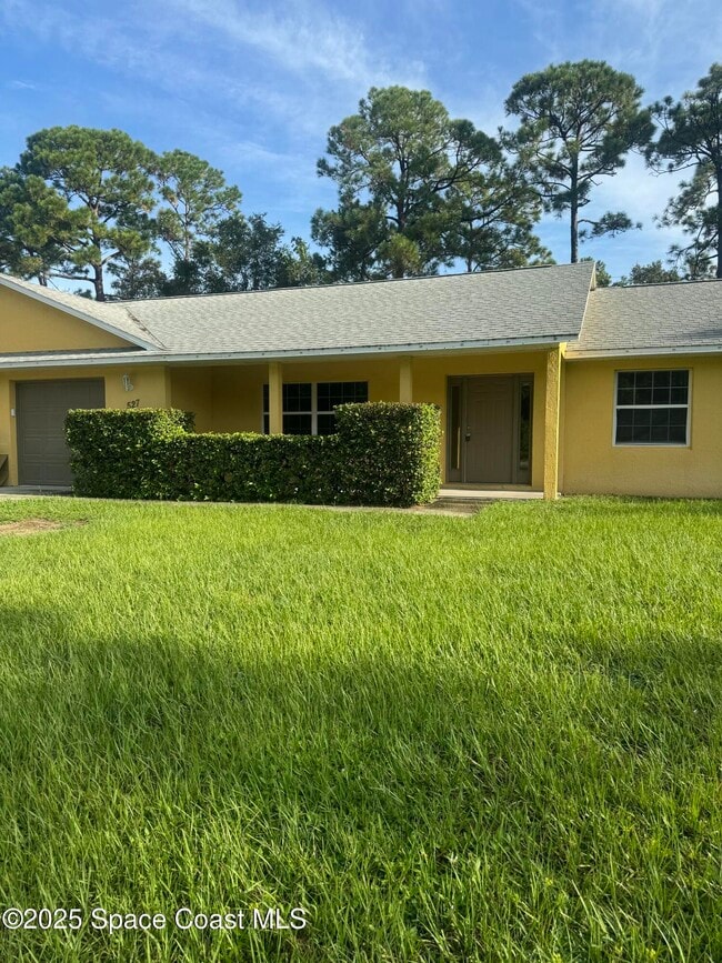 5527 Wendy Lee Dr in Titusville, FL - Building Photo - Building Photo