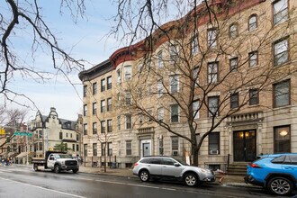 The Bradshaw - 915-919 Saint Johns Place in Brooklyn, NY - Foto de edificio - Building Photo