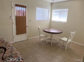 338 S Pomelo Ave in Monterey Park, CA - Foto de edificio - Building Photo