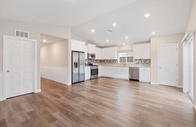 5145 Chelsea Creek Rd in Roseville, CA - Building Photo - Building Photo