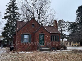 3300 Beaver Ave in Des Moines, IA - Building Photo