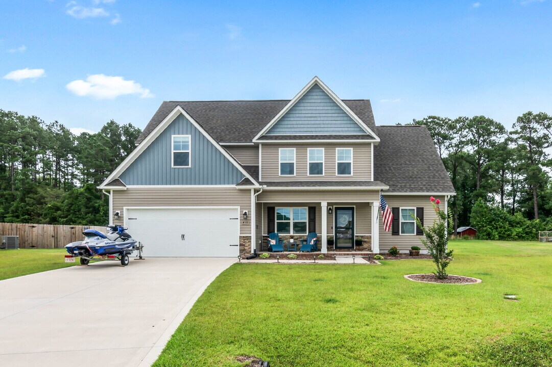 410 Silverstone Pl in Hubert, NC - Building Photo