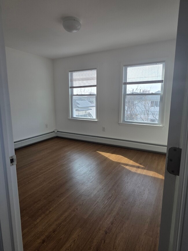 107 Baden Pl in Staten Island, NY - Foto de edificio - Building Photo