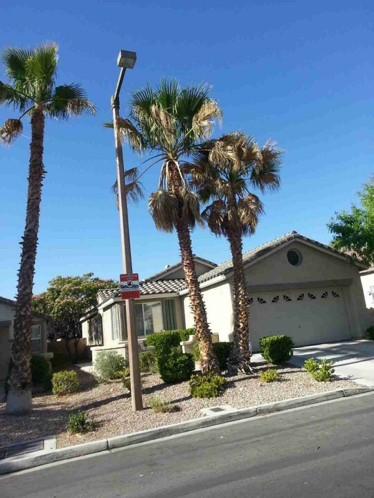 10311 Bentley Oaks Ave in Las Vegas, NV - Building Photo