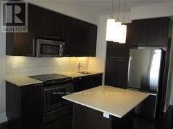 70 Roehampton Ave in Toronto, ON - Building Photo - Building Photo