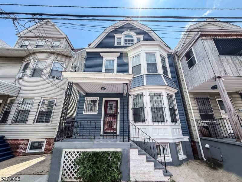 15 N 7th St in Newark, NJ - Building Photo