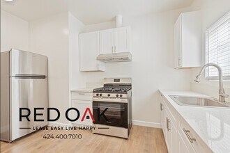 207 S Berendo St in Los Angeles, CA - Building Photo - Building Photo