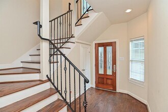 5813 Washington Ave in Houston, TX - Foto de edificio - Building Photo