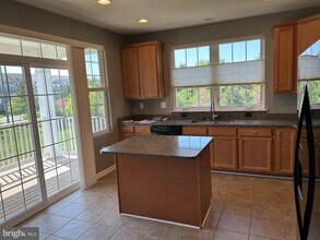 44133 Peirosa Terrace in Chantilly, VA - Building Photo - Building Photo