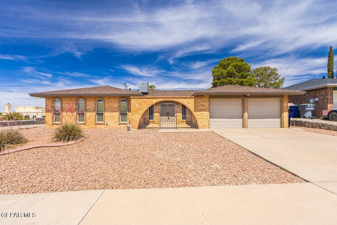 801 Tepic Dr in El Paso, TX - Building Photo
