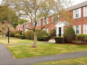 120 Worthen Rd, Unit 22 in Lexington, MA - Building Photo - Building Photo