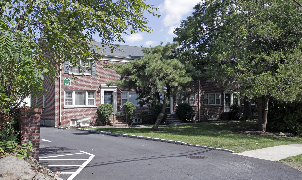 Northfield Townhouses in West Orange, NJ - Building Photo