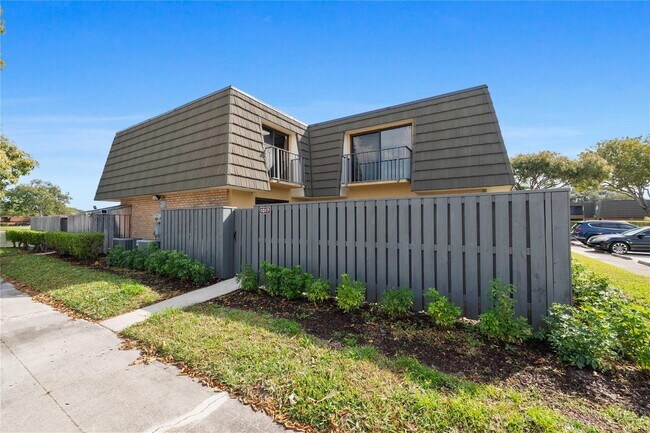 1017 10th Way, Unit 84 in West Palm Beach, FL - Building Photo - Building Photo