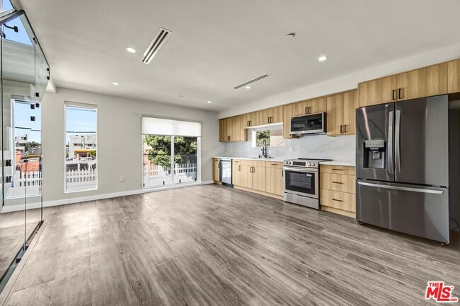 property at 1309 N Sycamore Ave