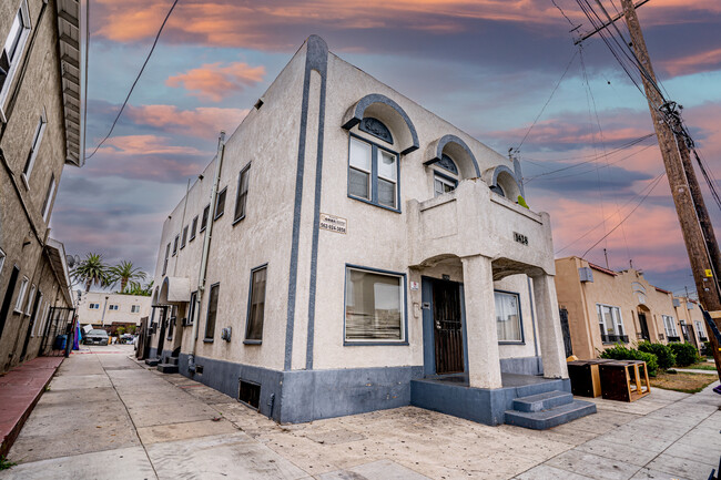 1426 Cherry Ave in Long Beach, CA - Building Photo - Building Photo