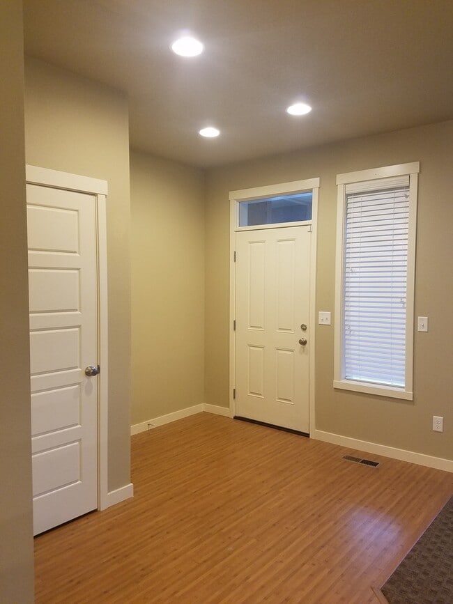 7214 Hayworth Ave NE in Lacey, WA - Building Photo - Building Photo