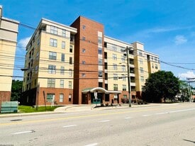 1117 University Ave in Morgantown, WV - Building Photo