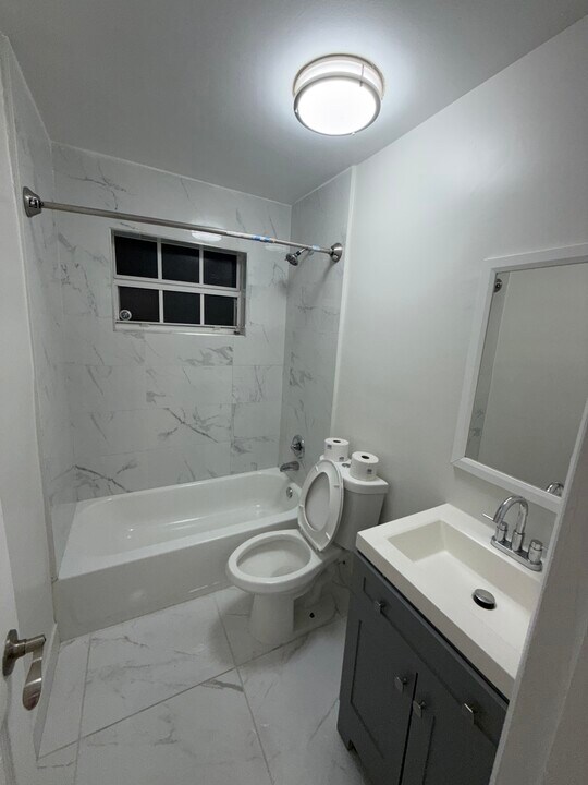 815 SW 5th Ct in Hallandale Beach, FL - Foto de edificio