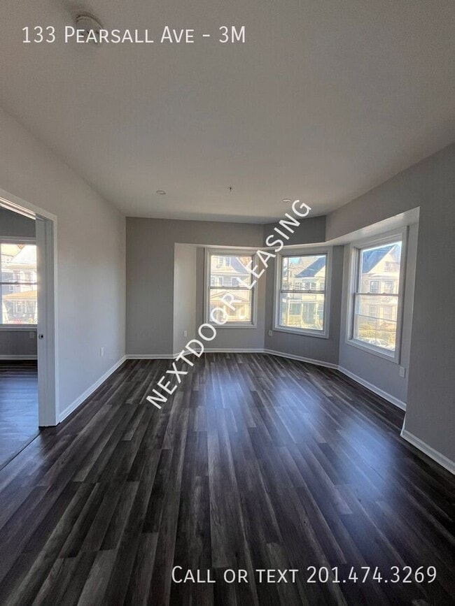 133 Pearsall Ave in Jersey City, NJ - Building Photo - Building Photo