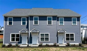 578 Elm St in Woonsocket, RI - Building Photo