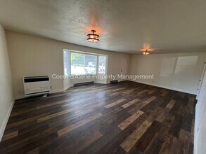 10230 N Hillview Dr in Hayden, ID - Building Photo - Building Photo