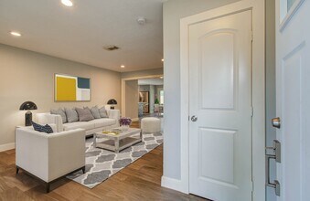 5746 Cartagena St in Houston, TX - Building Photo - Building Photo