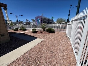 1401 S Casino Center Blvd in Las Vegas, NV - Building Photo - Building Photo