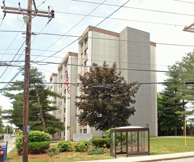 Sullivan Terrace in Nashua, NH - Building Photo - Building Photo