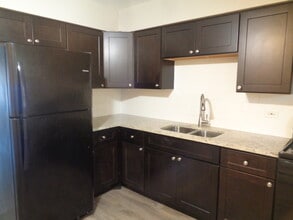 1340 N Main St in Wheaton, IL - Building Photo - Building Photo