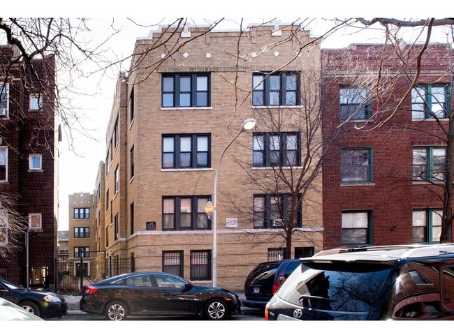 839 W Cornelia Ave in Chicago, IL - Building Photo - Building Photo