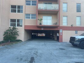 6190 W 19th Ave in Hialeah, FL - Building Photo