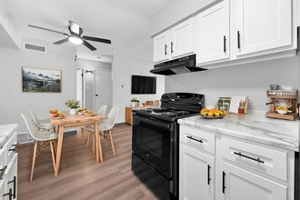 Park @ Nine23 in Cedar Falls, IA - Building Photo - Building Photo