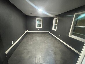 697 N Holmes St in Memphis, TN - Building Photo - Building Photo