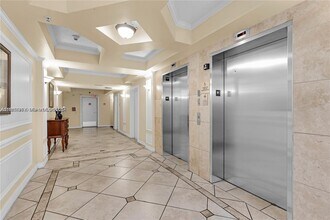 5091 NW 7th St in Miami, FL - Building Photo - Building Photo