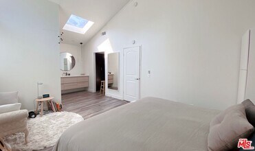 111 Lakepines in Irvine, CA - Building Photo - Building Photo