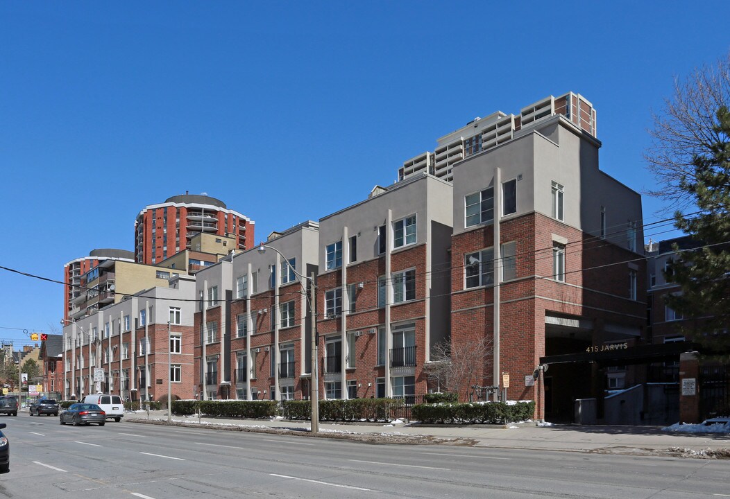 The Central in Toronto, ON - Building Photo