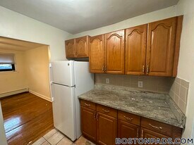 1758 Commonwealth Ave, Unit A in Boston, MA - Building Photo