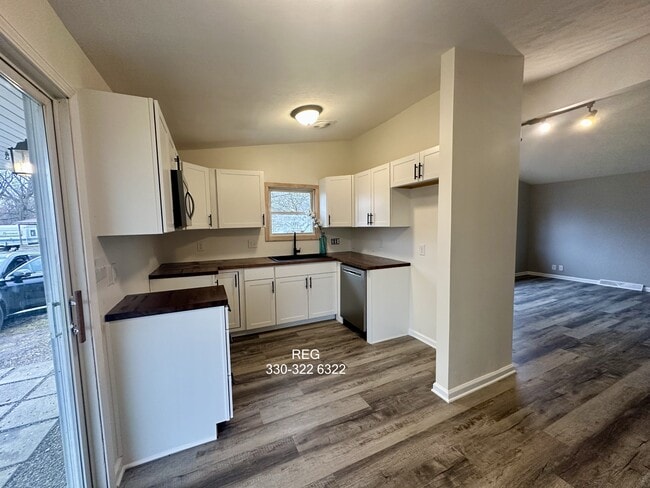 property at 2878 Unclmorse Ave