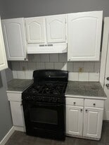 402 Bond St in Bridgeport, CT - Building Photo