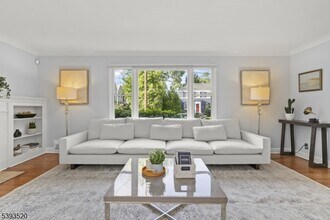 4 Meadowbrook Rd in Millburn, NJ - Building Photo - Building Photo