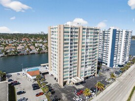 1410 S Ocean Dr in Hollywood, FL - Building Photo
