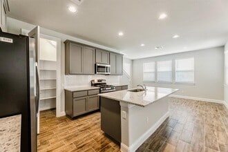 157 Riverhill Dr in Andice, TX - Building Photo - Building Photo