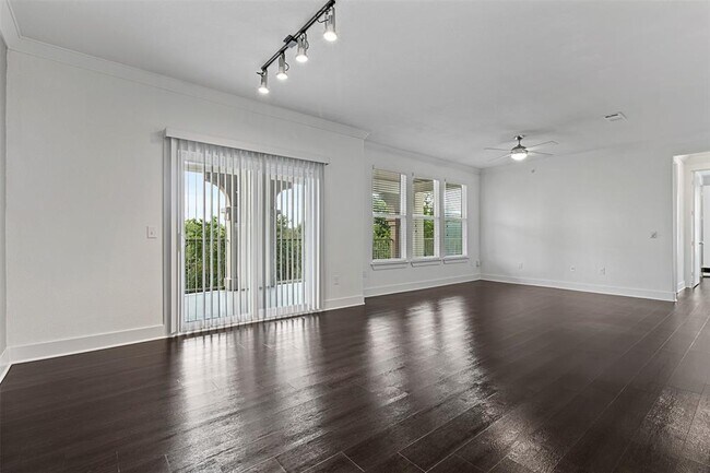 3300 Towers Blvd in Seabrook, TX - Foto de edificio - Building Photo